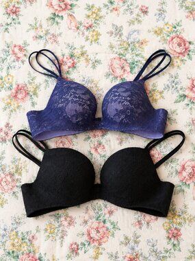 Set of 2 Vintage Victoria's Secret Angels Secret Embrace Push-Up Bras - 34B